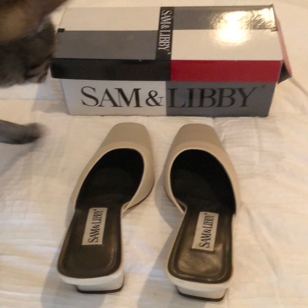 Sam & Libby ivory slip on heals.